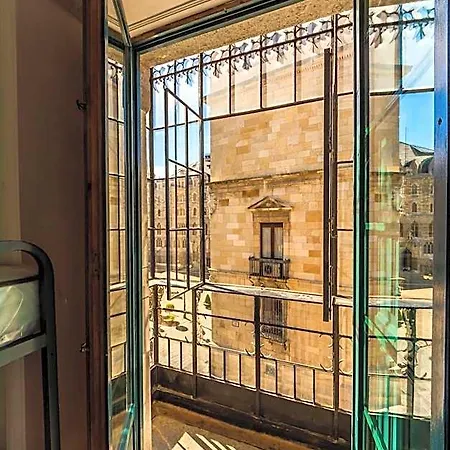 Covent Garden By Gaiarooms *