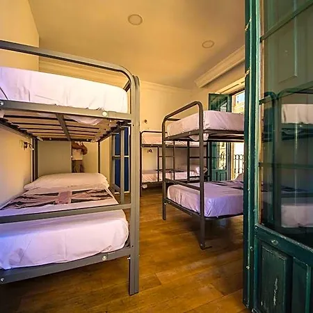 Hostal Covent Garden By Gaiarooms León