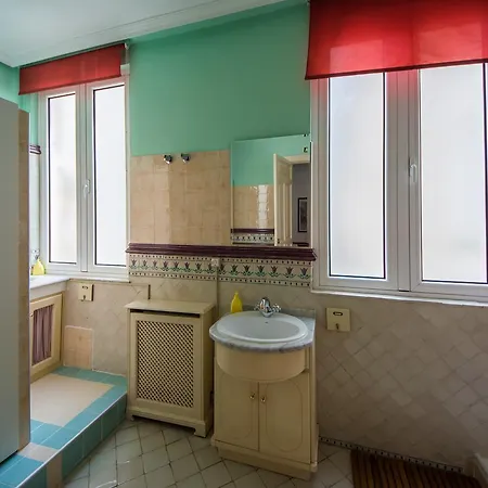 Covent Garden By Gaiarooms *