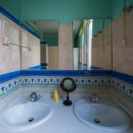 Covent Garden By Gaiarooms 호스텔 *