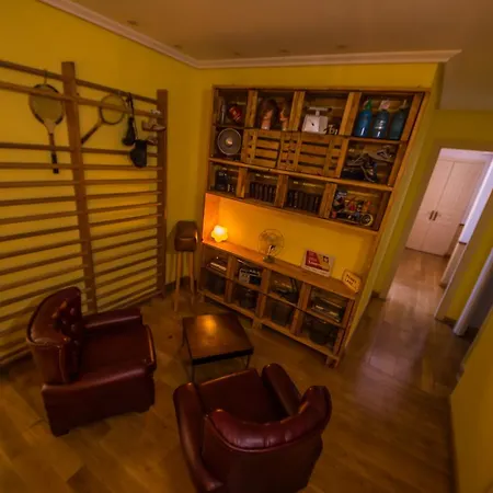 Covent Garden By Gaiarooms Leon