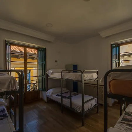 Covent Garden By Gaiarooms * Leon